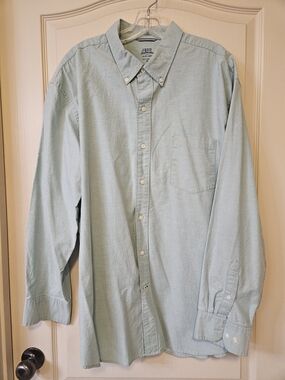 Izod Light Green Button-Down Oxford Shirt